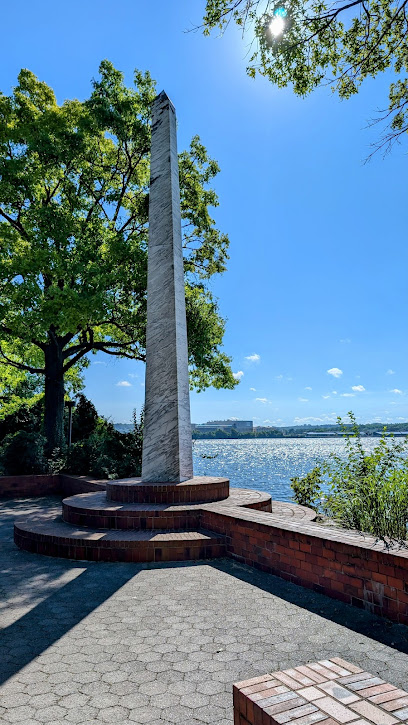 Canal Center Plaza & Sculpture Garden